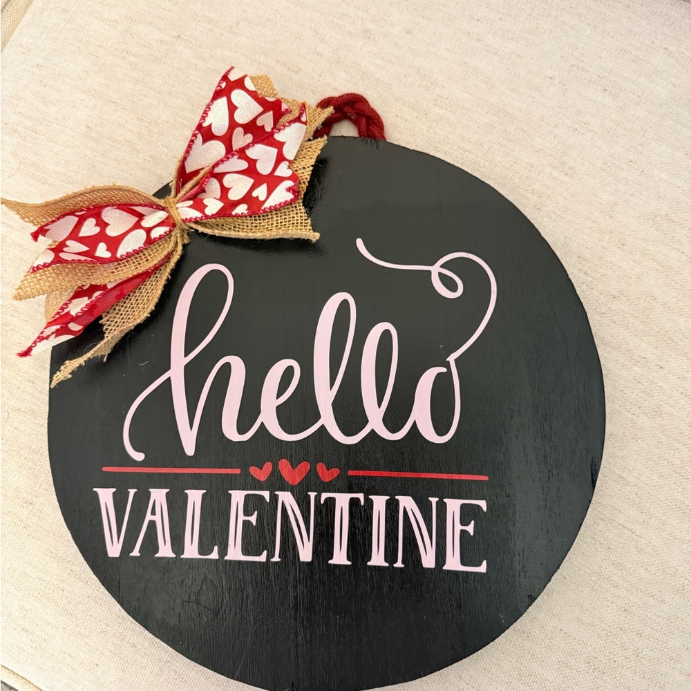 Source Unknown Black and Red Valentine Decor